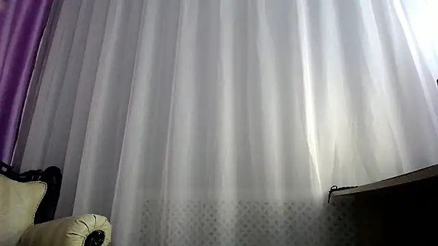 Snapshot of queen_a_n_i chatting on 12-25-24, 02:23 queen a n i online show from 12-25-24, 02:23
