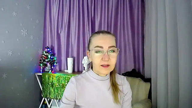 Snapshot of queen_a_n_i chatting on 01-15-25, 05:50 queen a n i online show from 01-15-25, 05:50