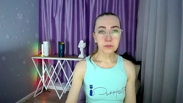 Snapshot of queen_a_n_i chatting on 02-14-25, 07:38 queen a n i online show from 02-14-25, 07:38