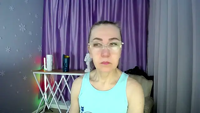 Snapshot of queen_a_n_i chatting on 02-18-25, 08:59 queen a n i online show from 02-18-25, 08:59