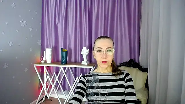 Snapshot of queen_a_n_i chatting on 02-23-25, 05:45 queen a n i online show from 02-23-25, 05:45