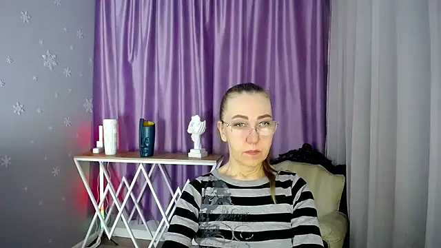 Snapshot of queen_a_n_i chatting on 02-24-25, 03:33 queen a n i online show from 02-24-25, 03:33