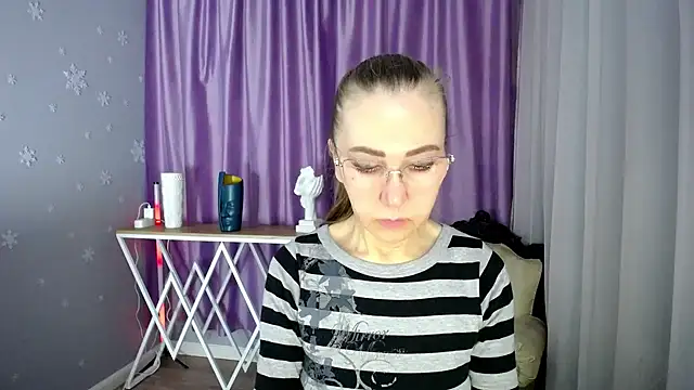 Snapshot of queen_a_n_i chatting on 03-08-25, 08:55 queen a n i online show from 03-08-25, 08:55