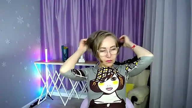 Snapshot of queen_a_n_i chatting on 10-26-25, 09:59 queen a n i online show from 10-26-25, 09:59