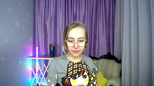 Snapshot of queen_a_n_i chatting on 11-16-25, 11:38 queen a n i online show from 11-16-25, 11:38