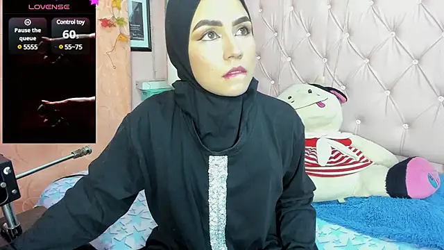 Snapshot of DarshaKhemu chatting on 01-15-25, 08:37 DarshaKhemu online show from 01-15-25, 08:37