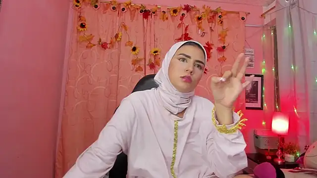 Snapshot of DarshaKhemu chatting on 01-20-25, 11:43 DarshaKhemu online show from 01-20-25, 11:43