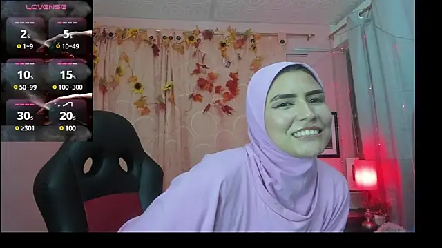 Snapshot of DarshaKhemu chatting on 02-06-25, 11:48 DarshaKhemu online show from 02-06-25, 11:48