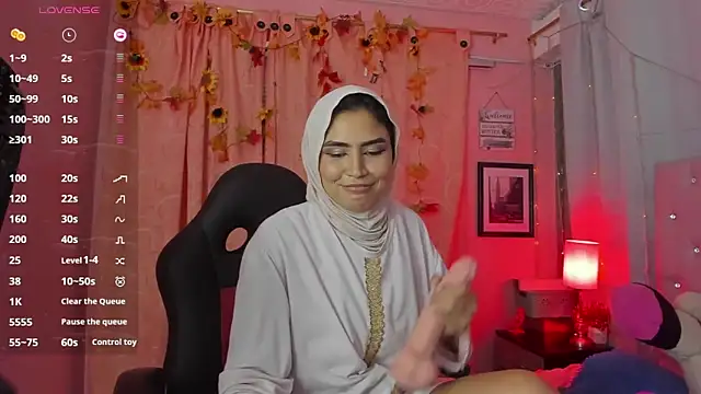 Snapshot of DarshaKhemu chatting on 03-18-25, 11:42 DarshaKhemu online show from 03-18-25, 11:42