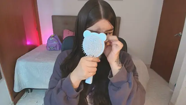 Miley Baker online show from 04-20-26, 01:03