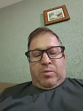 Snapshot of tavio1 chatting on 08-02-26, 12:42 tavio1 online show from 08-02-26, 12:42