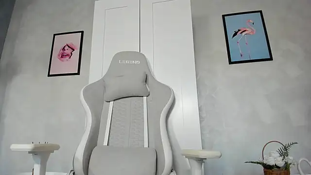 Naila18 online show from 03-08-25, 06:21