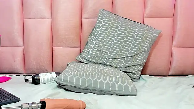 Snapshot of valeriaa19 chatting on 03-08-25, 08:33 valeriaa19 online show from 03-08-25, 08:33