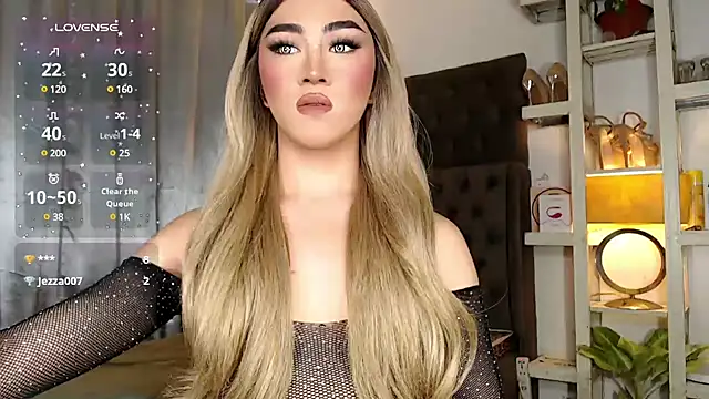 Snapshot of Local_Hoelyx chatting on 12-05-24, 01:47 Local Hoelyx online show from 12-05-24, 01:47