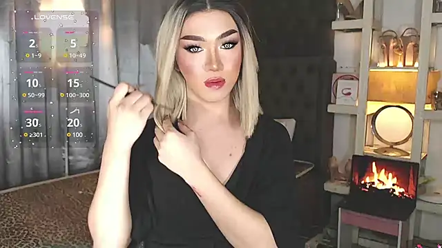 Snapshot of Local_Hoelyx chatting on 12-12-24, 11:03 Local Hoelyx online show from 12-12-24, 11:03