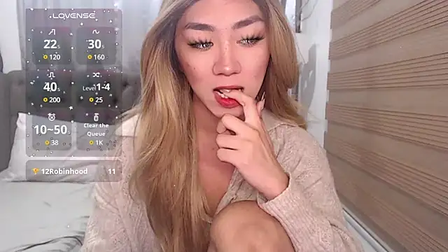 Snapshot of Local_Hoelyx chatting on 01-01-25, 12:55 Local Hoelyx online show from 01-01-25, 12:55