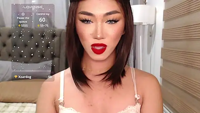 Snapshot of Local_Hoelyx chatting on 01-14-25, 03:15 Local Hoelyx online show from 01-14-25, 03:15