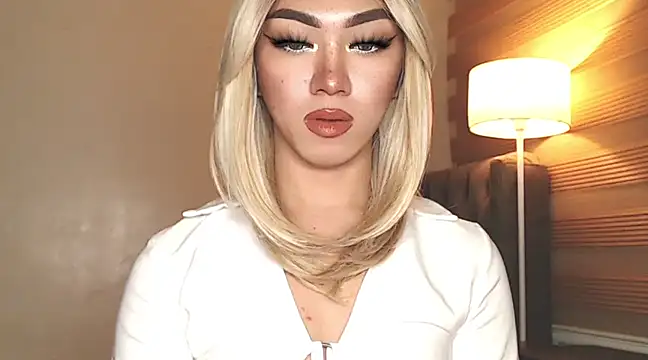 Snapshot of Local_Hoelyx chatting on 02-11-25, 06:55 Local Hoelyx online show from 02-11-25, 06:55