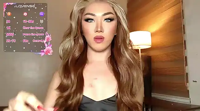 Snapshot of Local_Hoelyx chatting on 02-16-25, 05:15 Local Hoelyx online show from 02-16-25, 05:15