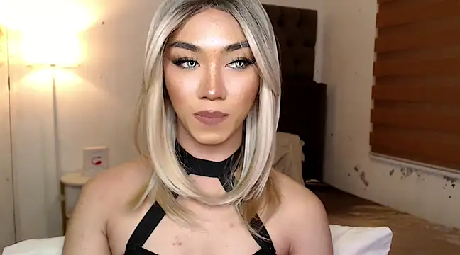 Snapshot of Local_Hoelyx chatting on 03-19-25, 11:39 Local Hoelyx online show from 03-19-25, 11:39