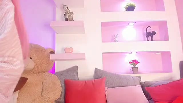 Snapshot of _liathompsom09 chatting on 12-16-25, 08:03 liathompsom09 online show from 12-16-25, 08:03