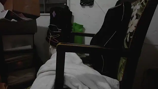 Snapshot of poppergirl69 chatting on 12-16-24, 04:55 poppergirl69 online show from 12-16-24, 04:55