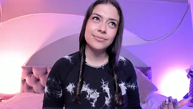 Snapshot of Nicolle_W chatting on 02-26-25, 11:52 Nicolle W online show from 02-26-25, 11:52