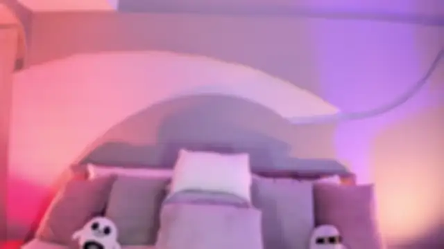 Snapshot of Nicolle_W chatting on 10-09-25, 11:52 Nicolle W online show from 10-09-25, 11:52