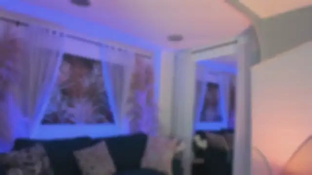 Snapshot of Nicolle_W chatting on 11-25-25, 11:43 Nicolle W online show from 11-25-25, 11:43