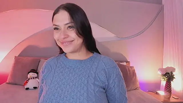 Snapshot of Nicolle_W chatting on 12-05-25, 11:52 Nicolle W online show from 12-05-25, 11:52