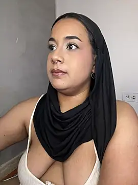 Snapshot of Maryam_yamal chatting on 02-08-25, 09:25 Maryam yamal online show from 02-08-25, 09:25