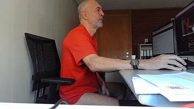 Snapshot of Herba_Mare chatting on 10-24-25, 02:02 Herba Mare online show from 10-24-25, 02:02