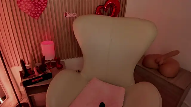 MarianL0ve online show from 02-18-25, 04:59