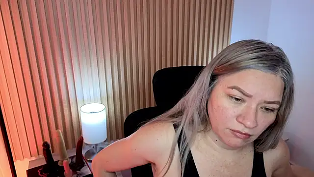 MarianL0ve online show from 11-02-25, 11:23