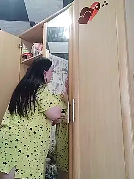 Rini333 online show from 04-22-26, 05:32