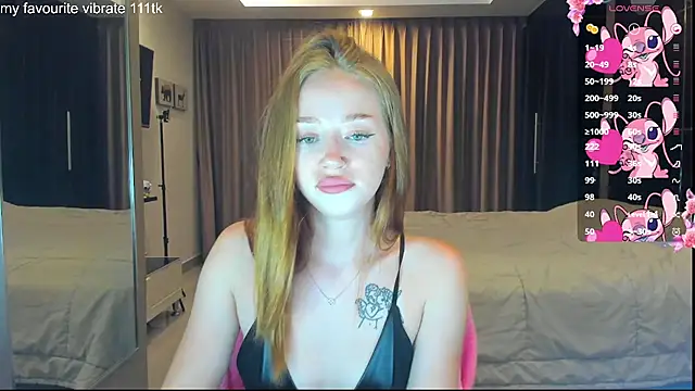 Hot Mia  online show from 10-04-25, 12:03