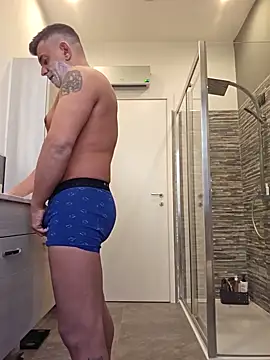 Snapshot of kekko-1982 chatting on 12-31-24, 01:30 kekko-1982 online show from 12-31-24, 01:30