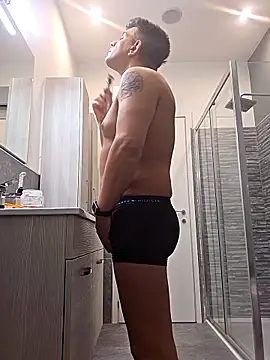 Snapshot of kekko-1982 chatting on 11-18-25, 08:08 kekko-1982 online show from 11-18-25, 08:08