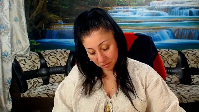 Snapshot of MoistMady chatting on 04-12-26, 05:18 MoistMady online show from 04-12-26, 05:18