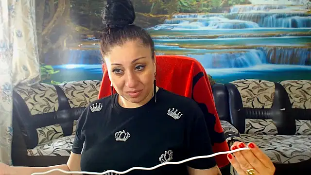 Snapshot of MoistMady chatting on 04-15-26, 12:12 MoistMady online show from 04-15-26, 12:12