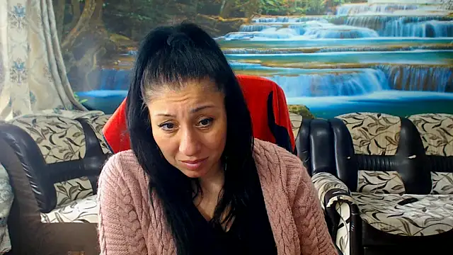 Snapshot of MoistMady chatting on 05-14-26, 12:01 MoistMady online show from 05-14-26, 12:01