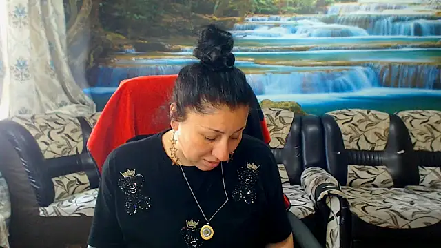 Snapshot of MoistMady chatting on 05-20-26, 10:32 MoistMady online show from 05-20-26, 10:32