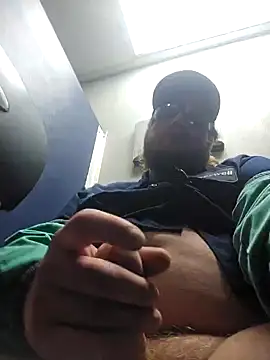 Snapshot of WhiteMeat069 chatting on 02-06-25, 01:05 WhiteMeat069 online show from 02-06-25, 01:05