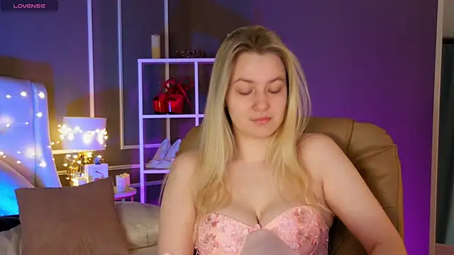 elinanortas online show from 02-25-25, 01:09