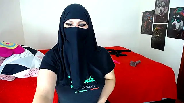 Snapshot of evelyn__salah chatting on 12-08-24, 01:02 evelyn salah online show from 12-08-24, 01:02