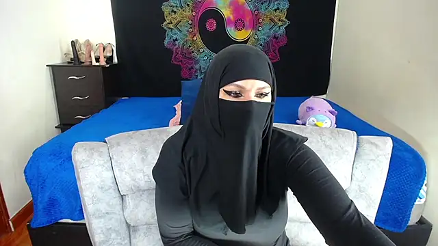 Snapshot of evelyn__salah chatting on 11-30-25, 05:28 evelyn salah online show from 11-30-25, 05:28