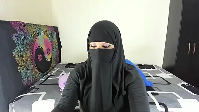 evelyn  salah online show from 07-12-26, 12:23