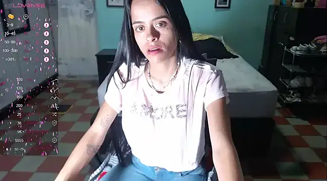Snapshot of Mia_sexy18_ chatting on 01-16-25, 02:51 Mia sexy18 online show from 01-16-25, 02:51