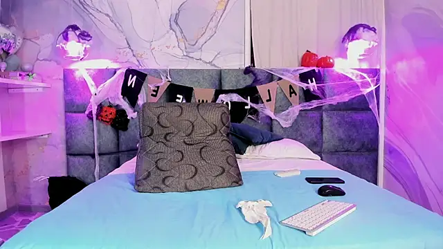 Snapshot of Scarleett_22 chatting on 10-16-25, 07:59 Scarleett 22 online show from 10-16-25, 07:59
