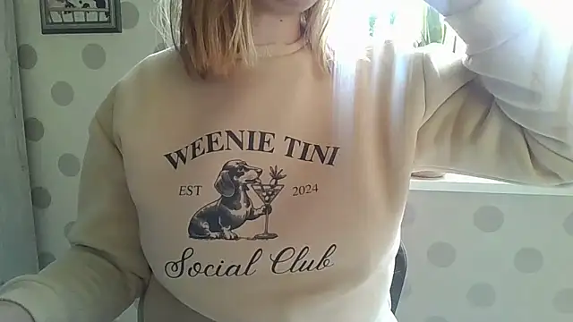 Snapshot of LiquidLeonie chatting on 03-16-26, 07:01 LiquidLeonie online show from 03-16-26, 07:01